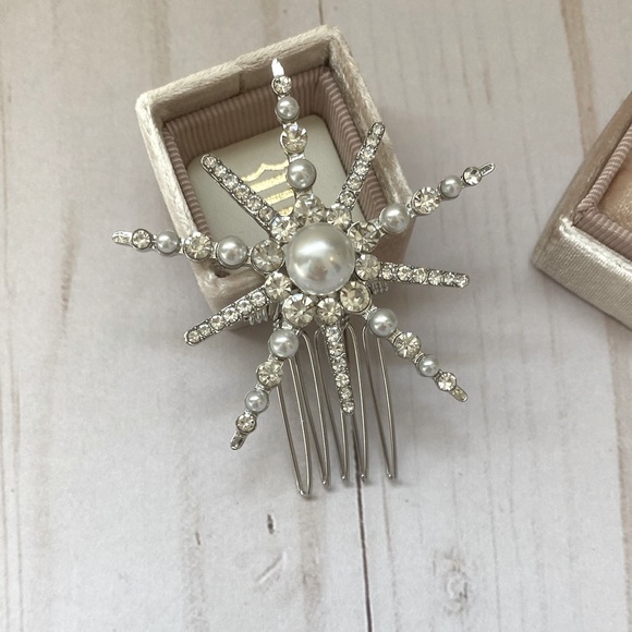 BHLDN Accessories - Silver Star Pearl Hair Comb - NWOT